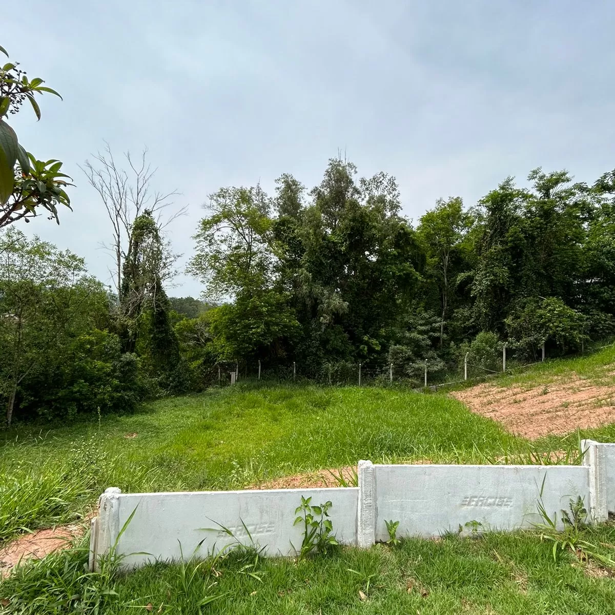 Terreno à Venda no Condominio Vale Azul / Votorantim - SP