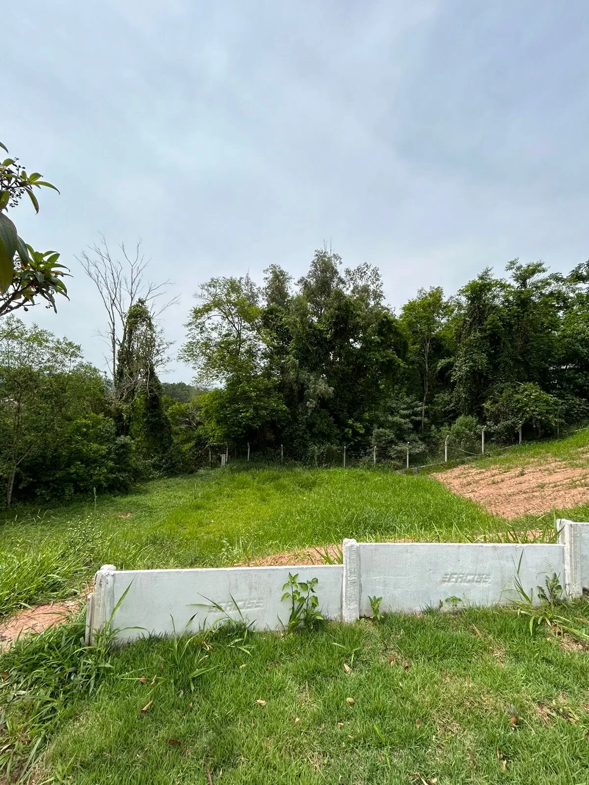 Terreno à Venda no Condominio Vale Azul / Votorantim - SP