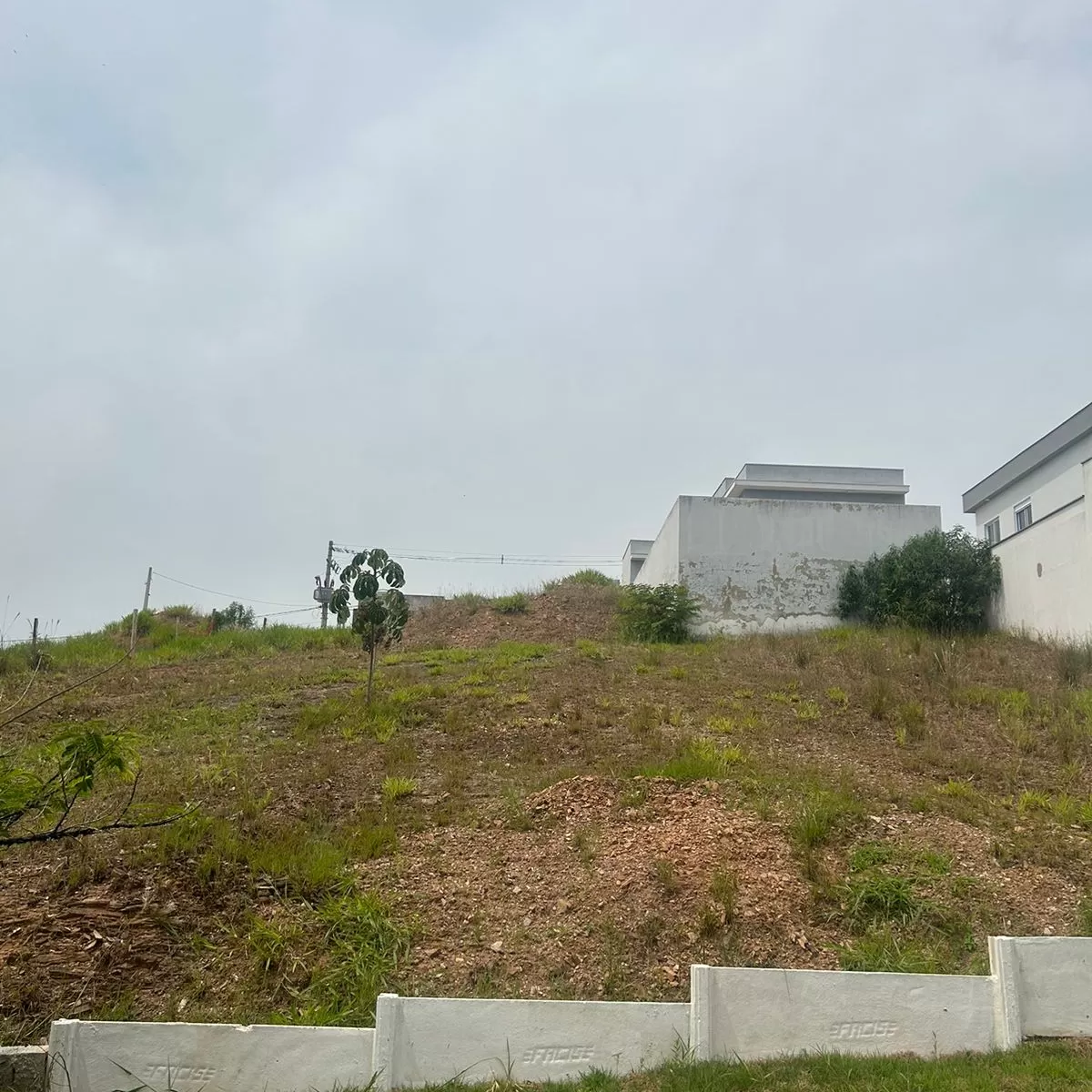 Terreno com vista livre no Condominio Vale Azul em Votorantim-SP