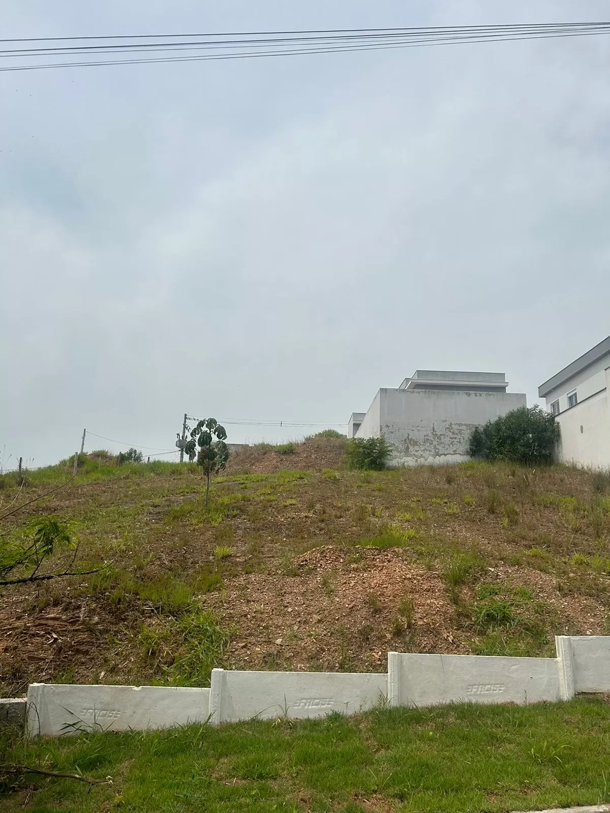 Terreno com vista livre no Condominio Vale Azul em Votorantim-SP