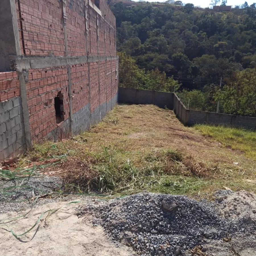 Terreno à Venda no Condominio Vale Azul em Votorantim.