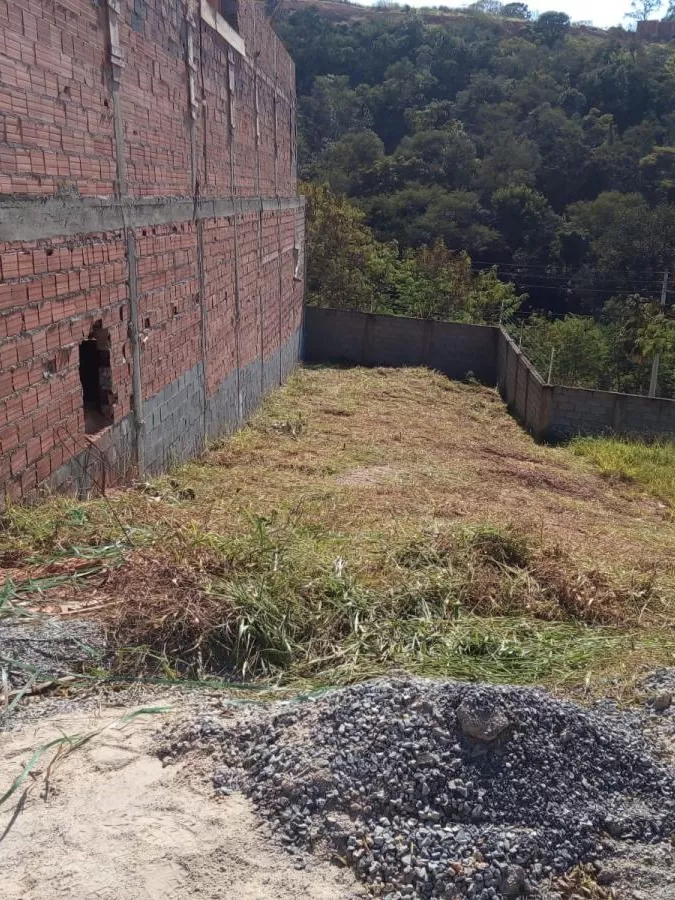 Terreno à Venda no Condominio Vale Azul em Votorantim.