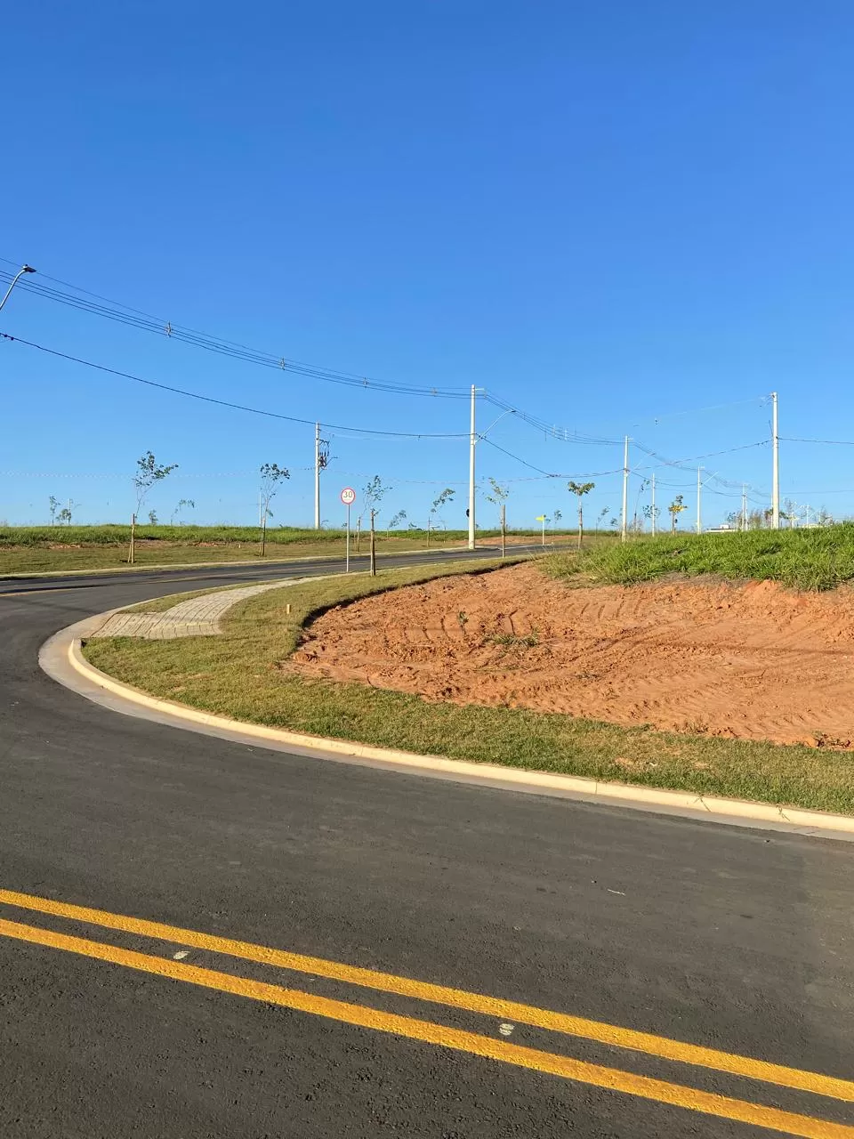 Terreno de Esquina à Venda no Condominio Terras Alpha em Votorantim/SP