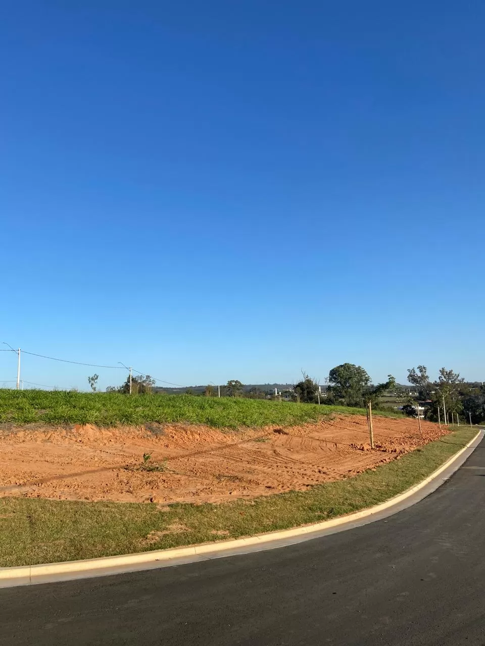 Terreno de Esquina à Venda no Condominio Terras Alpha em Votorantim/SP