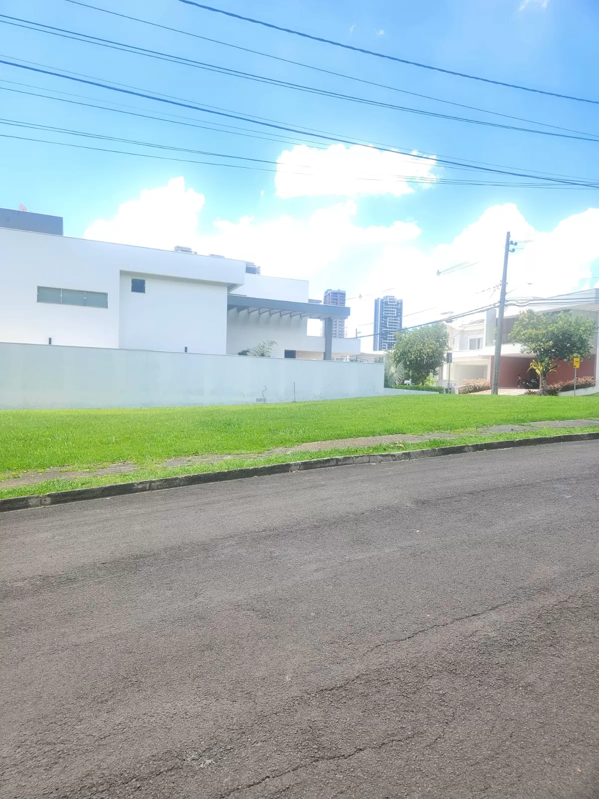 Terreno de Esquina à Venda no Condomínio Sunset em Sorocaba/SP