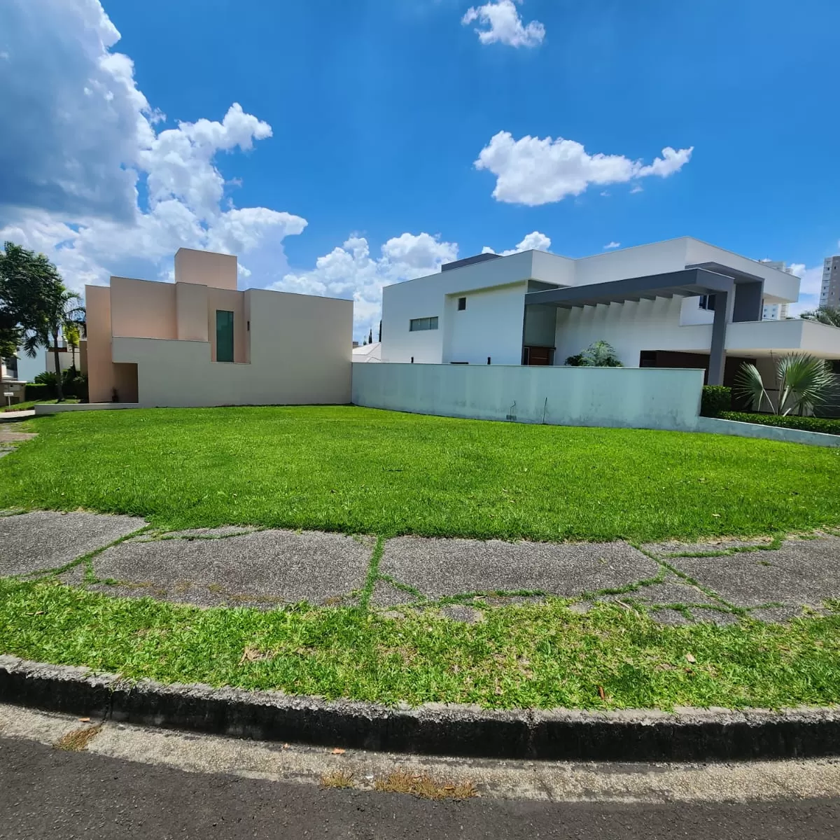 Terreno de Esquina à Venda no Condomínio Sunset em Sorocaba/SP