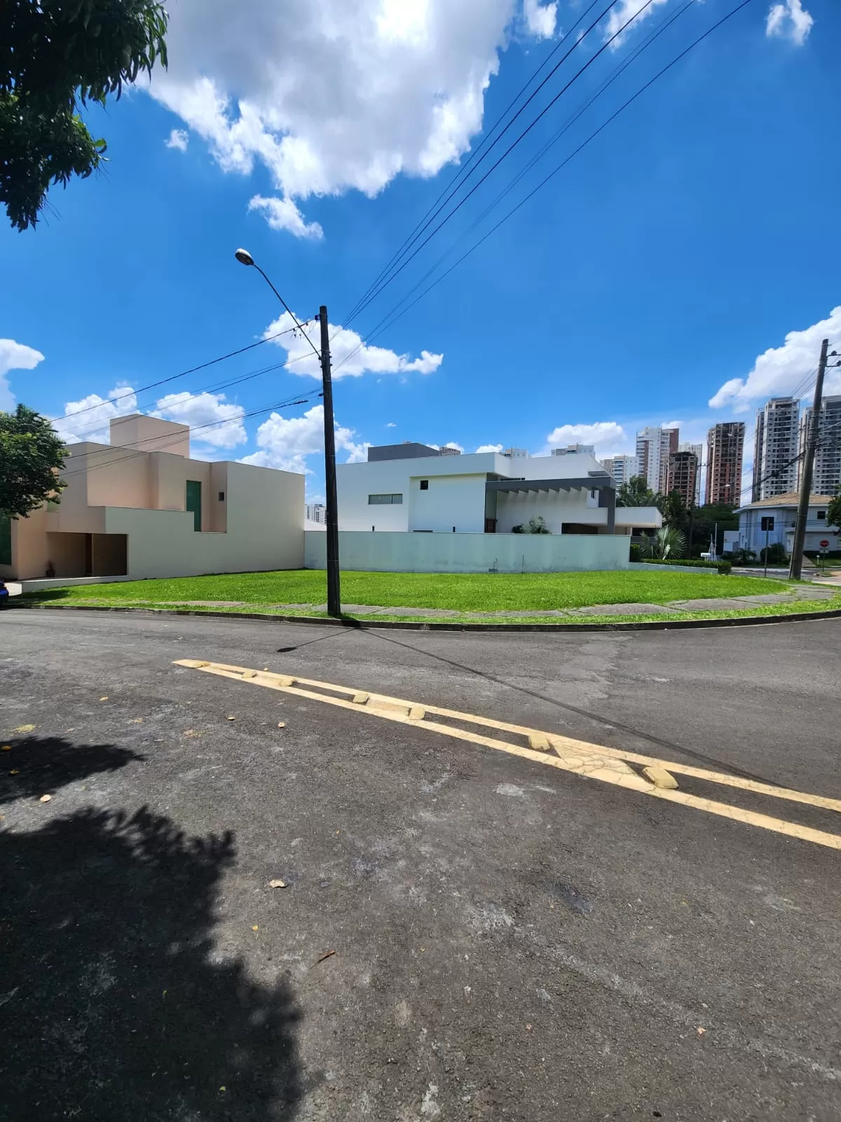 Terreno de Esquina à Venda no Condomínio Sunset em Sorocaba/SP