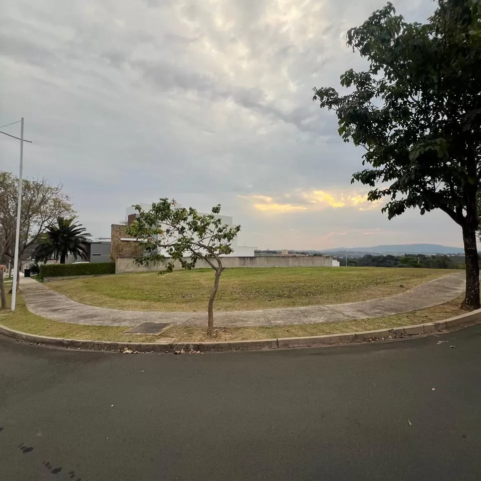 Terreno de Esquina Plano no Condominio Saint Patrick em Sorocaba/SP