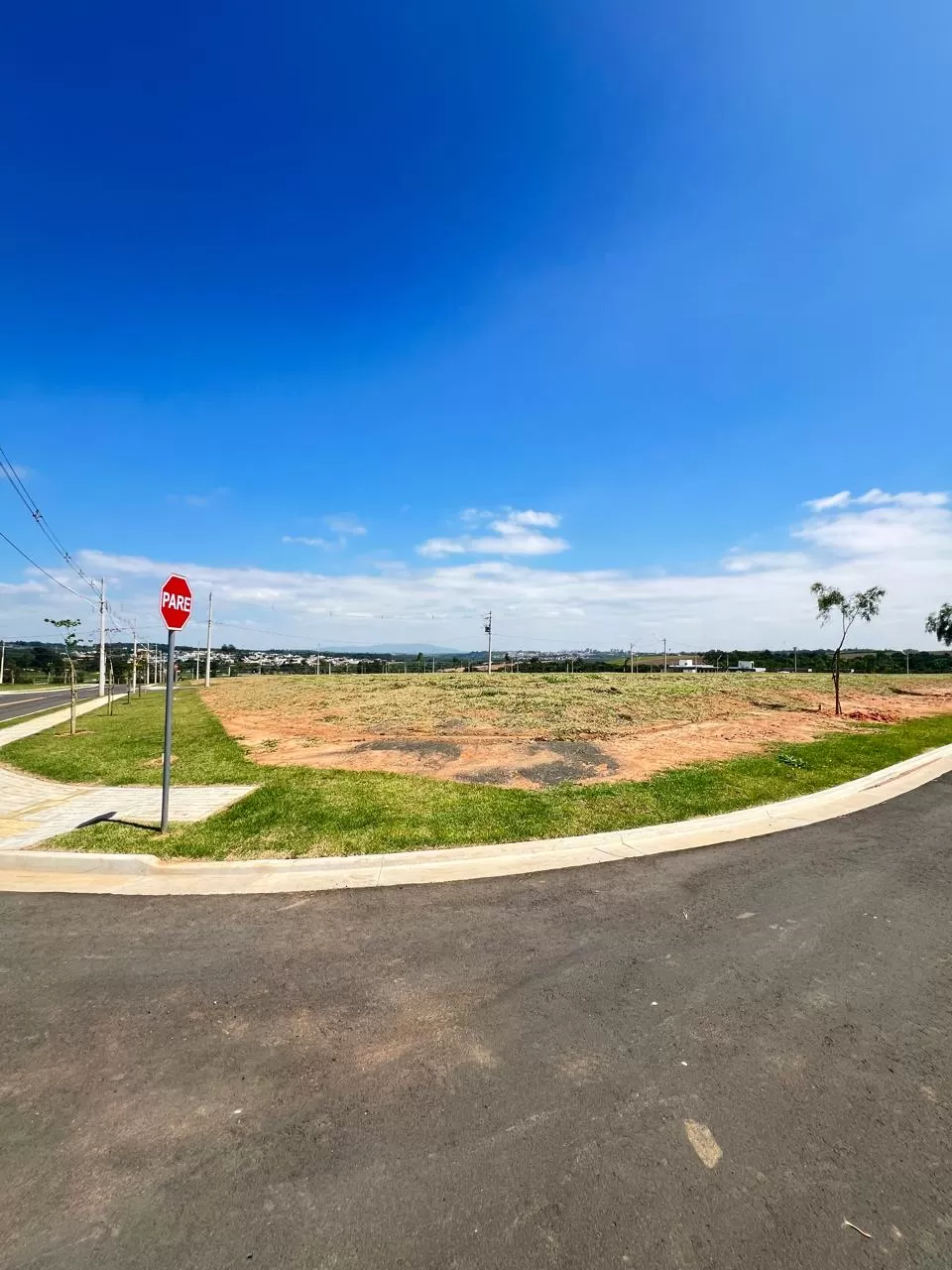 Terreno de esquina à venda no Terras Alpha em Votorantim/SP 