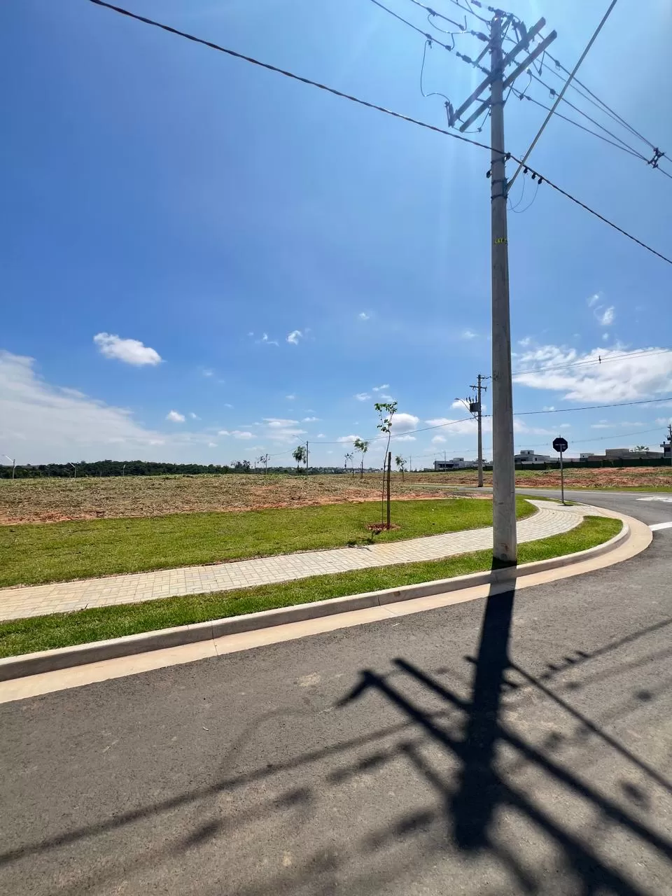 Terreno de esquina à venda no Terras Alpha em Votorantim/SP 