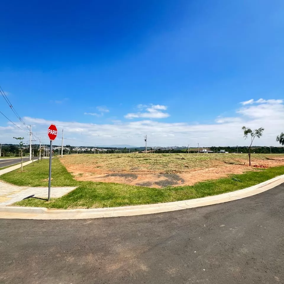 Terreno de esquina à venda no Terras Alpha em Votorantim/SP 