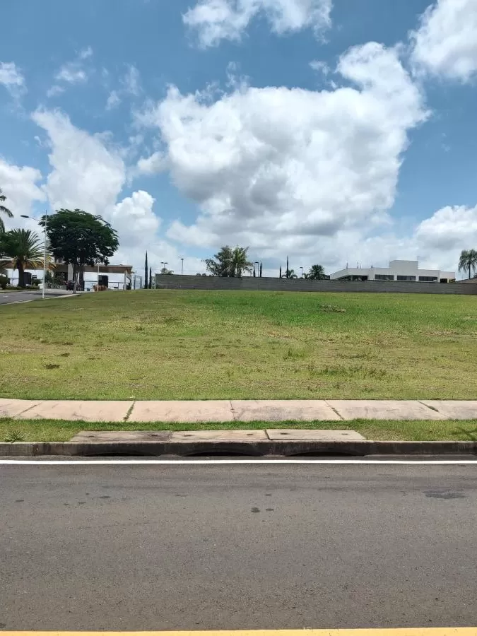 Terreno à Venda no Condomínio Saint Patrick, Sorocaba/SP