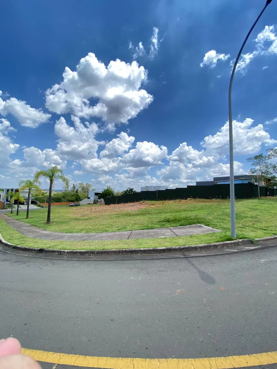 Terreno de Esquina à Venda no Condomínio Alphaville Nova Esplanada em Votorantim/SP