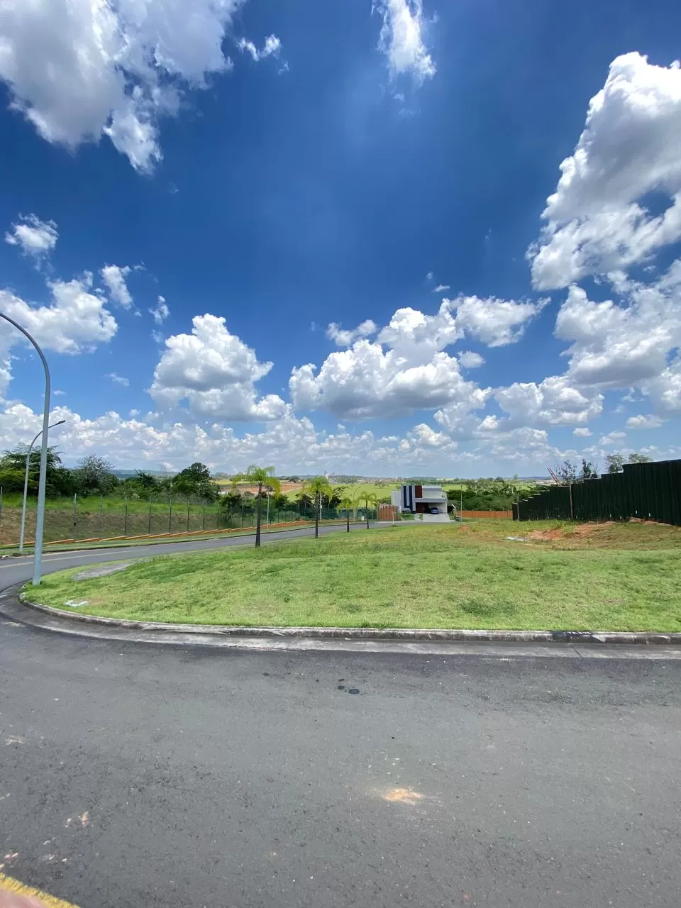 Terreno de Esquina à Venda no Condomínio Alphaville Nova Esplanada em Votorantim/SP